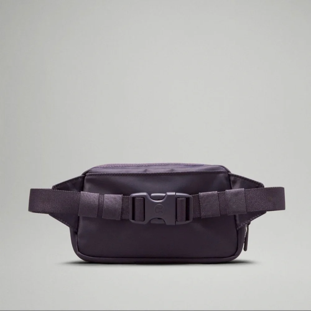🆕 Lululemon Team Canada Future Legacy Mini Belt Bag - Atmospheric Purple